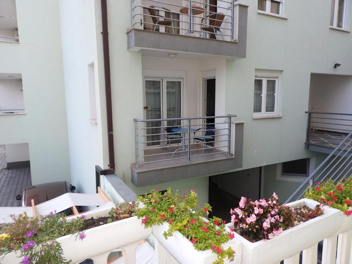 Ruza&Nikolina "1" Apartmani - Baška Voda Exteriér fotografie