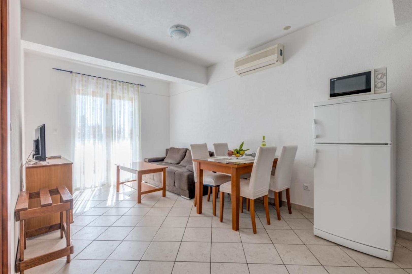 Ruza&Nikolina "1" Apartmani - Baška Voda Exteriér fotografie