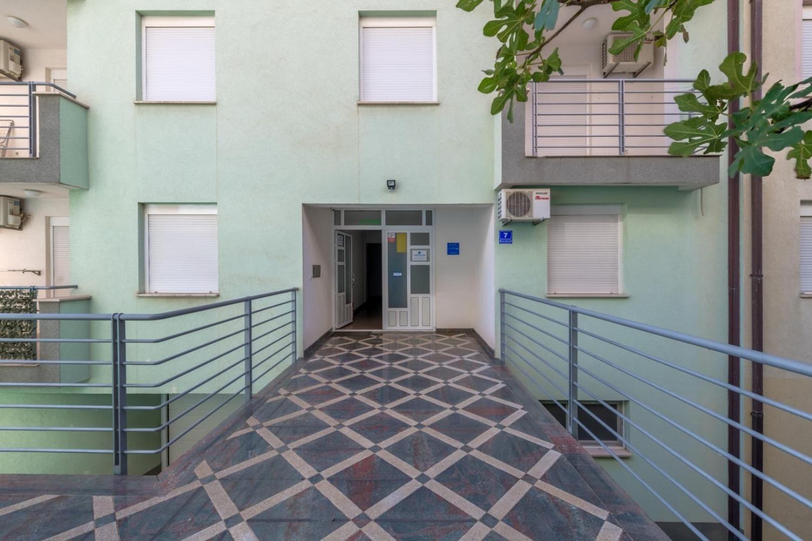 Ruza&Nikolina "1" Apartmani - Baška Voda Exteriér fotografie
