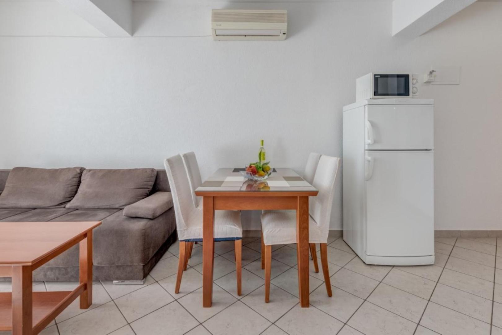 Ruza&Nikolina "1" Apartmani - Baška Voda Exteriér fotografie