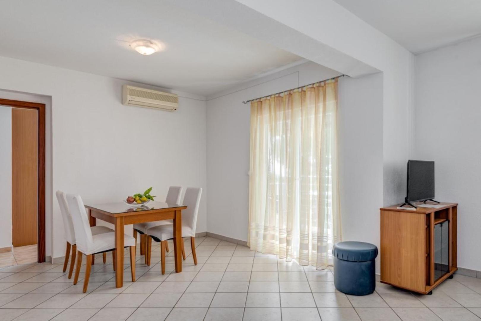 Ruza&Nikolina "1" Apartmani - Baška Voda Exteriér fotografie