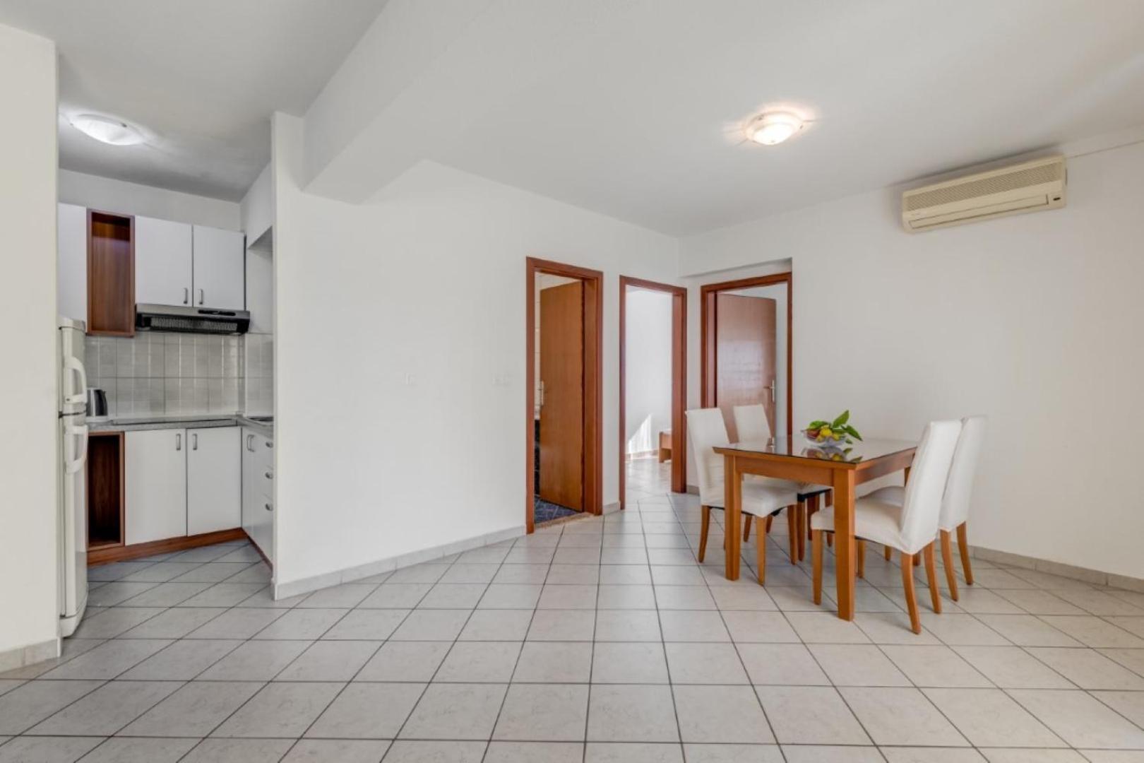 Ruza&Nikolina "1" Apartmani - Baška Voda Exteriér fotografie
